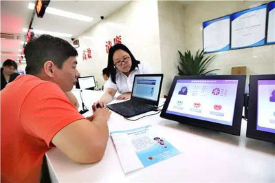 辦事不再反復跑！政務“VIP指導員”服務深入街道